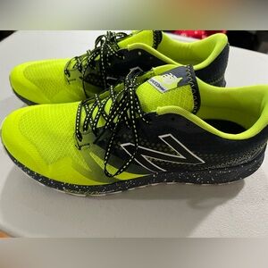 New Balance 690 v2 Speed Ride Mens Size 12 Trail Running Shoes Green Neon